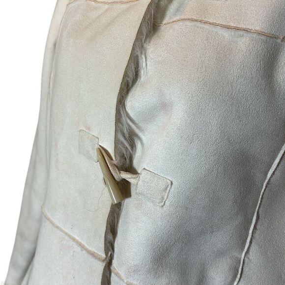 Twenty twenty women’s white faux fur Duffle coat large fuzzy Eskimo - Picture 3 of 8